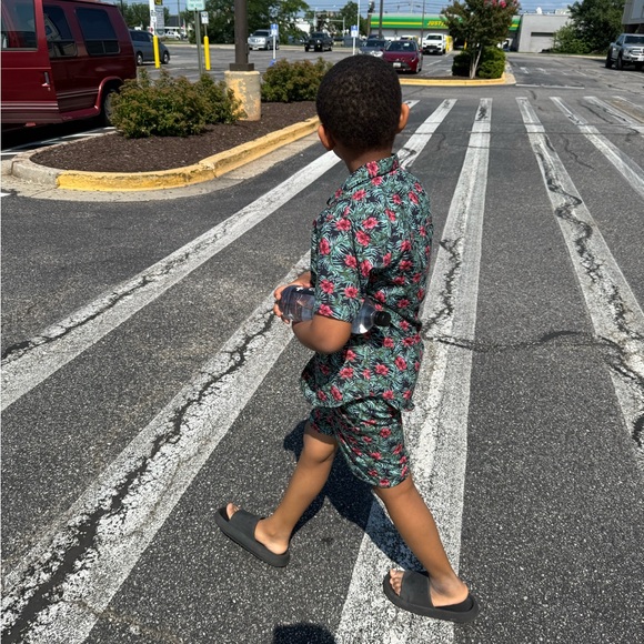 Boys Short Set - Picture 2 of 8